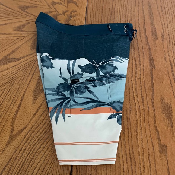 O’Neill Swim Trumk Hyperfreak Boys Sz 22 pre-owned - Picture 7 of 9